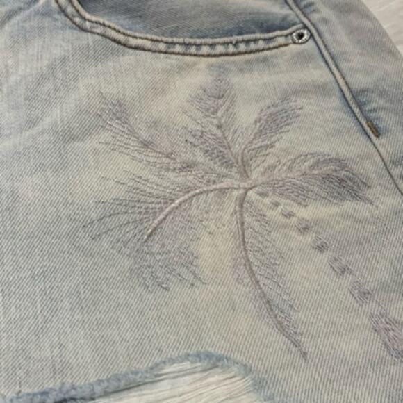 American Eagle NWT 59.00 Embroidered Vintage High Rise Festival Shorts Size 2 - Picture 9 of 10